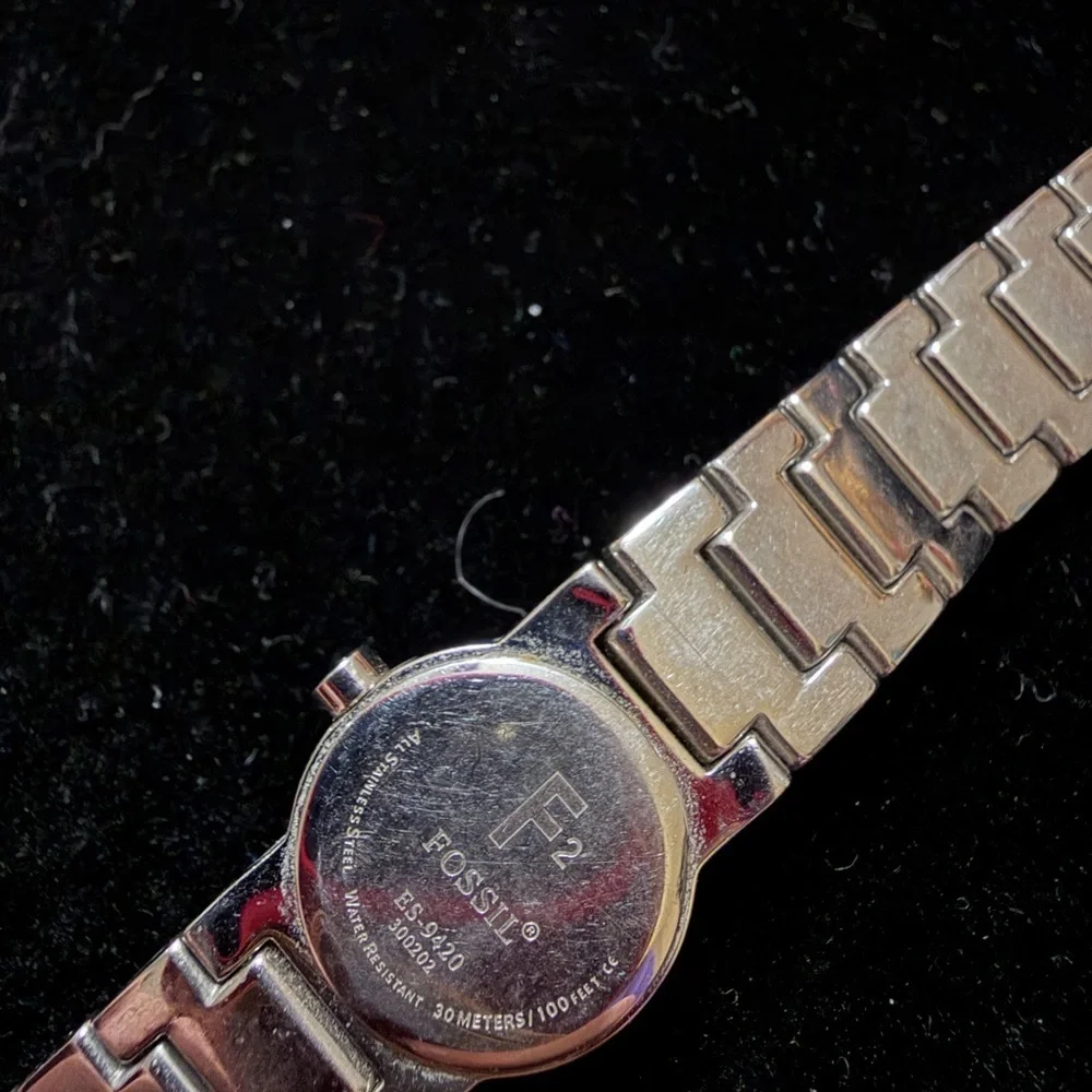Fossil Stainless Steel Bracelet Watch – Iridescent Green Dial with Domed Crystal